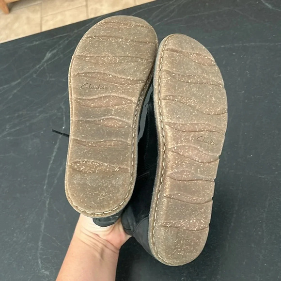 Clarks Tamitha Key Boots Black Leather Suede Lace Up Flat Side Zip Women’s 6.5 - Picture 7 of 7